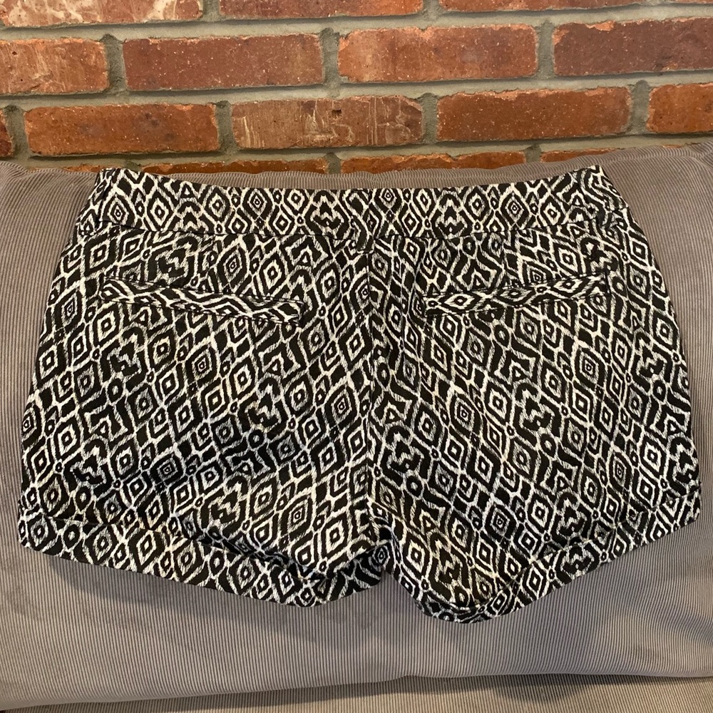 American Eagle: Size 6 Print Shorts